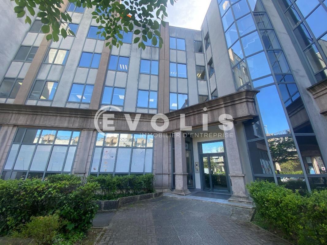 6-8 Rue Paul Cezanne, Neuilly-Plaisance to rent Building Photo- Image 1 of 18