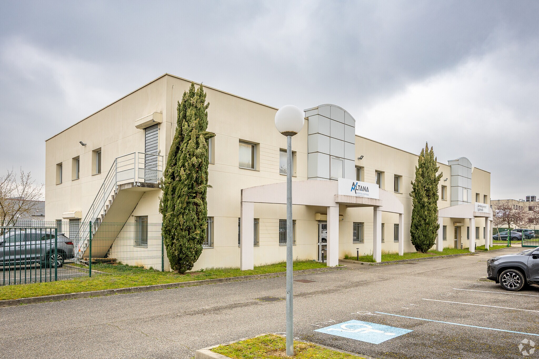 30 Rue Champ Dolin, Saint-Priest for sale Building Photo- Image 1 of 8