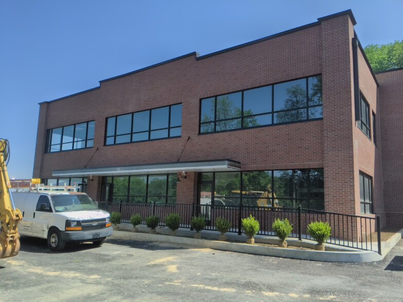 400 Three Tun Rd, Malvern, PA for rent - Building Photo - Image 1 of 6