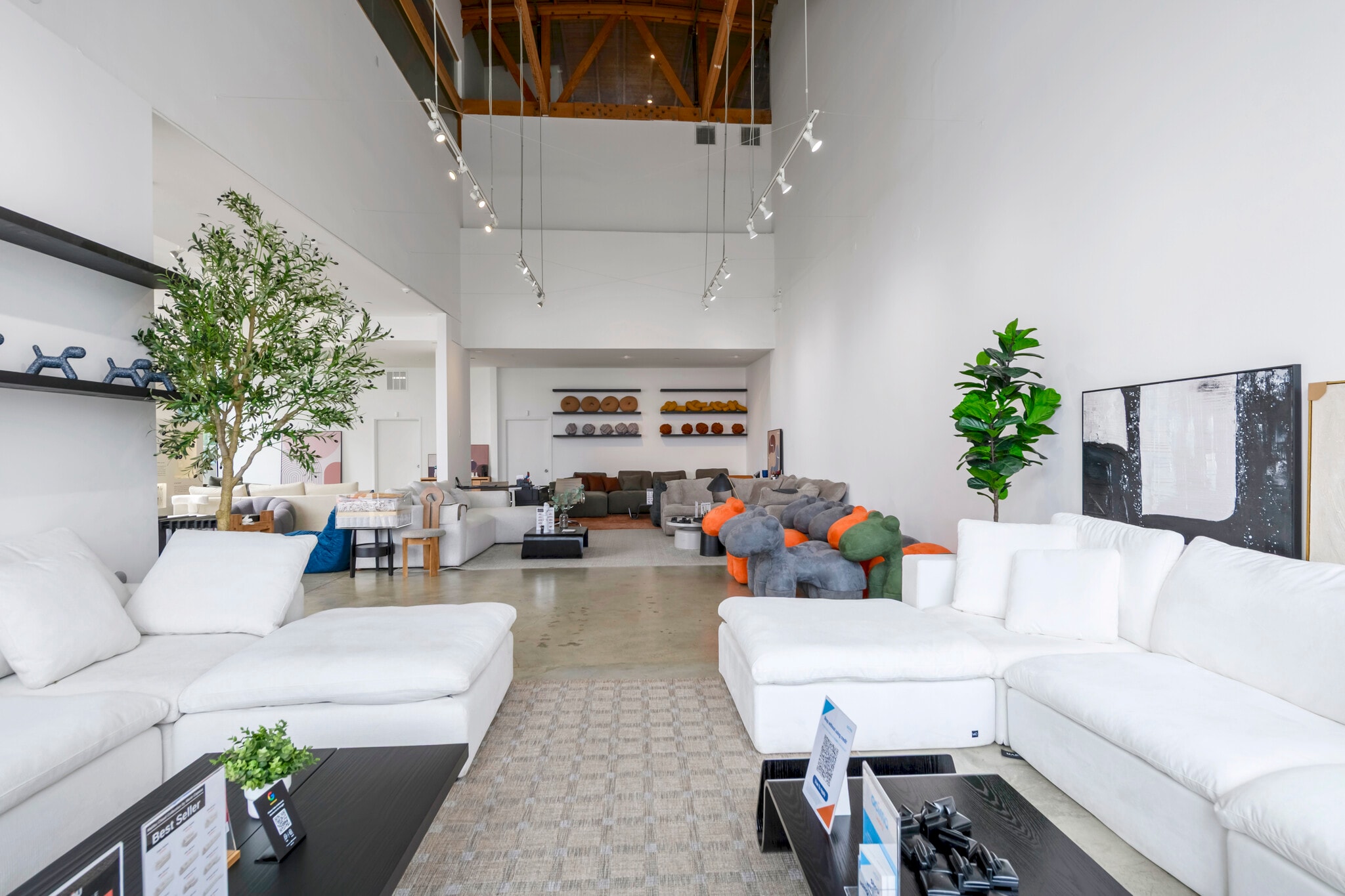 8250-8256 Melrose Ave, Los Angeles, CA to rent Building Photo- Image 1 of 8