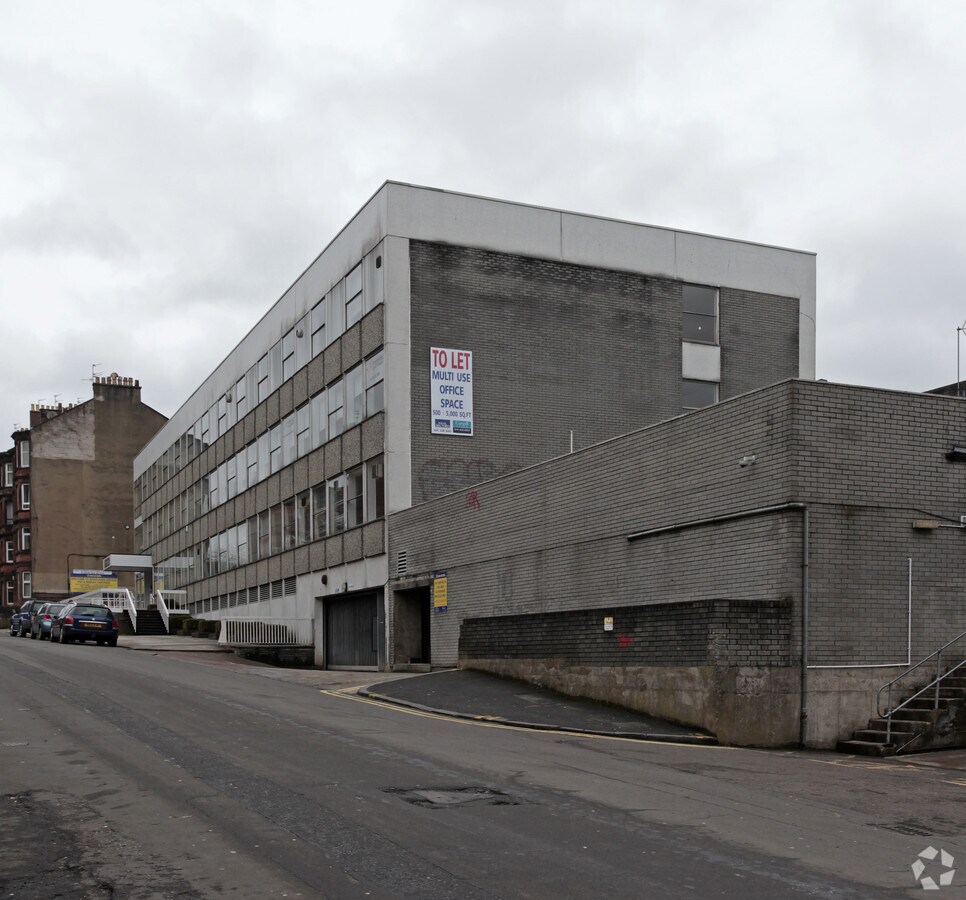 32 Eastwood Ave, Glasgow G41 3NS UK