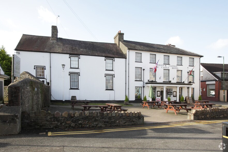 Kings Rd, Llandovery for sale - Primary Photo - Image 1 of 1
