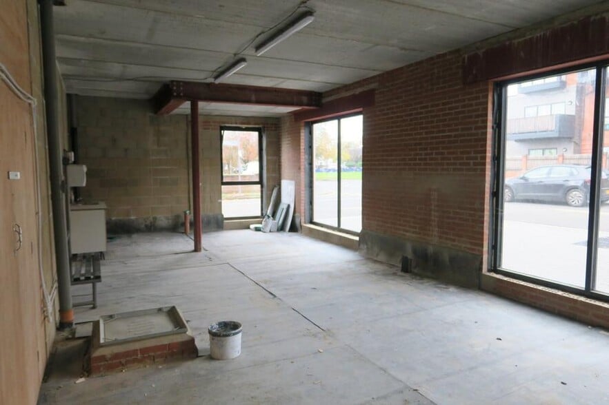 40 Station Approach, Ruislip for sale - Building Photo - Image 2 of 5