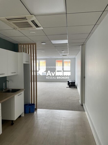 Office in Arcueil to rent - Interior Photo - Image 3 of 15
