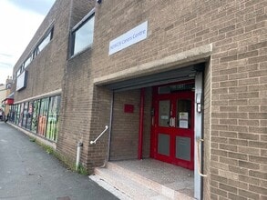 28-44 New St, Mold to rent Building Photo- Image 1 of 3