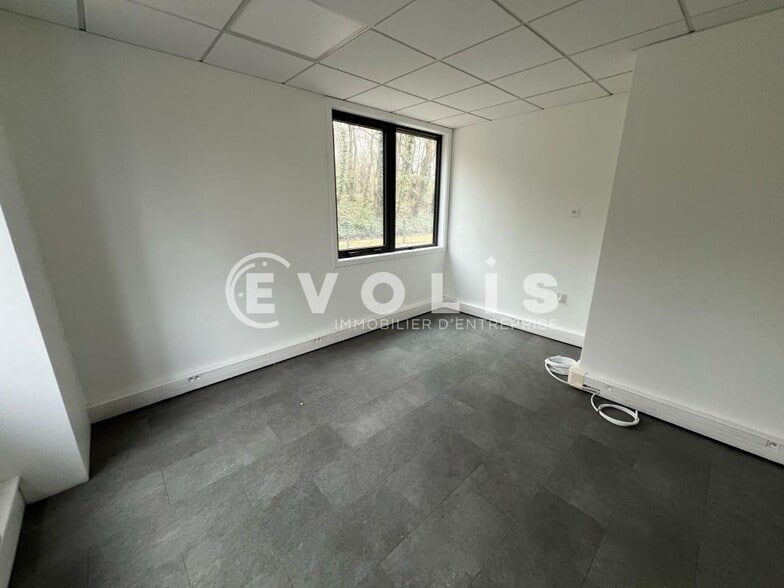 Light Industrial in Dardilly to rent - Interior Photo - Image 3 of 6