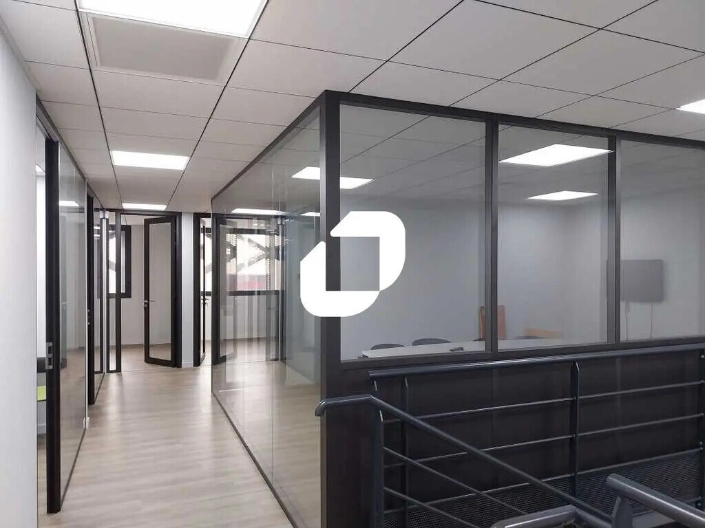 Vente Entrepôt 1 622 m² - Photo 1