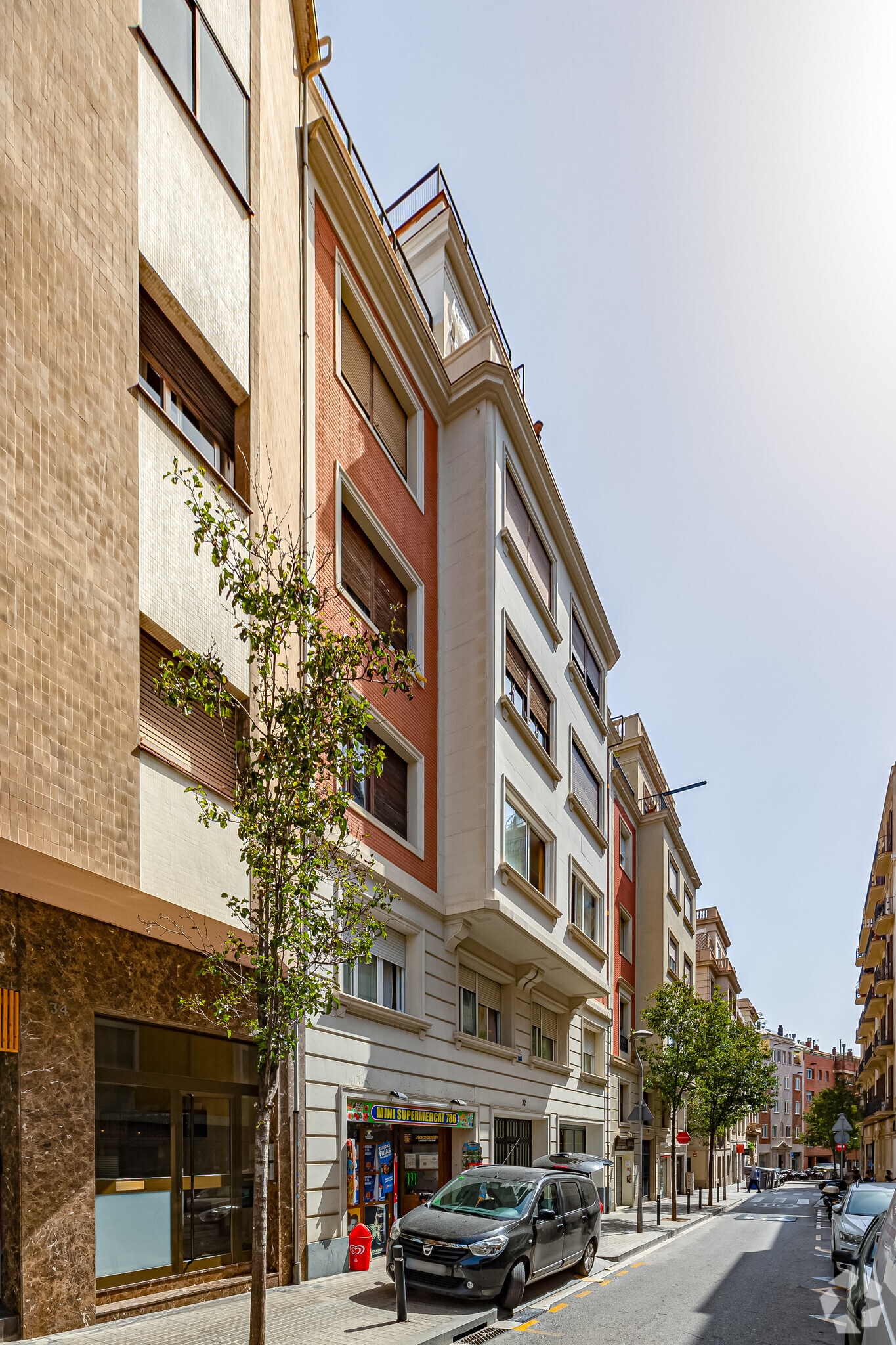 Office in Barcelona, Barcelona to rent Primary Photo- Image 1 of 3