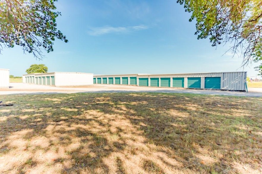 261 Private Road 3333, Bridgeport, TX for sale - Building Photo - Image 3 of 6