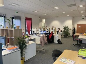Office in Saint-Priest to rent Interior Photo- Image 2 of 13