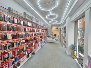 1-2 Baillie St, Rochdale to rent Interior Photo- Image 2 of 4
