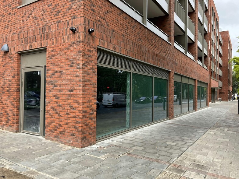 20 Brixton Hill, London to rent - Building Photo - Image 3 of 4