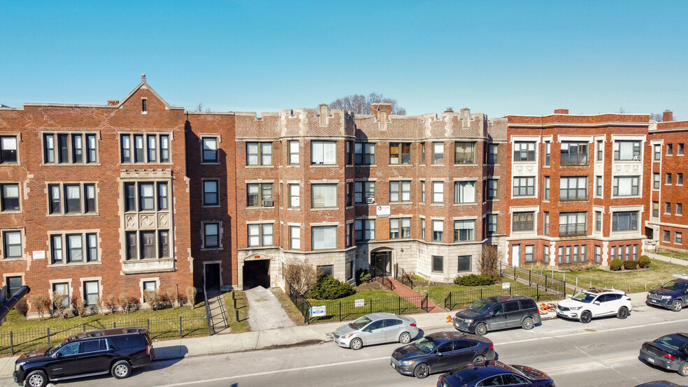 6830 S Jeffery Blvd, Chicago, IL for sale - Building Photo - Image 1 of 5