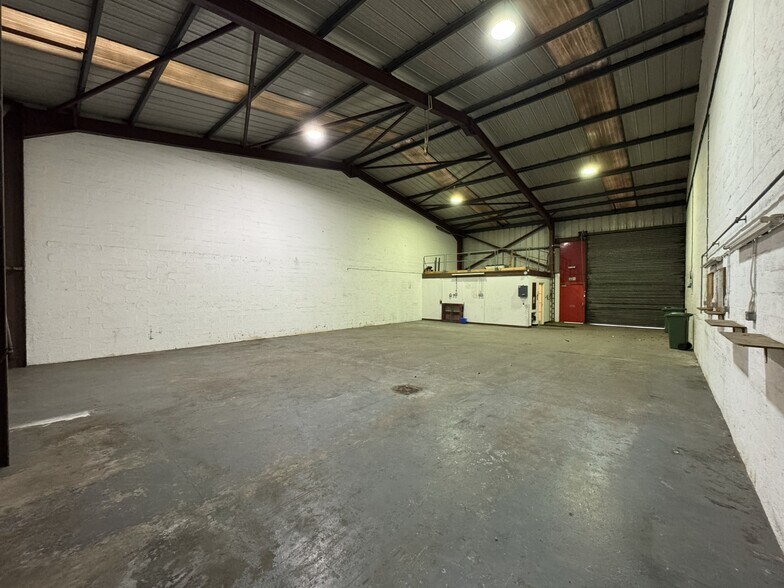 Greenbank Crescent, Aberdeen to rent - Building Photo - Image 3 of 7