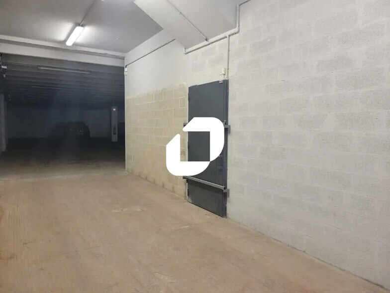 Light Industrial in Palaiseau to rent - Building Photo - Image 2 of 8