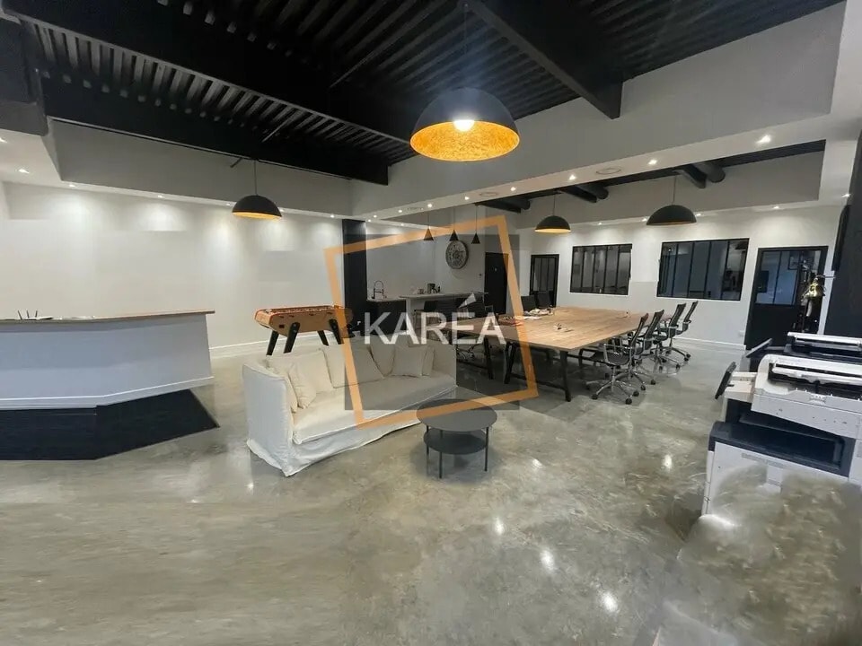 Location Commerce 108 m² - Photo 1