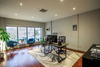 1455 Ellis St, Kelowna, BC to rent Interior Photo- Image 2 of 3