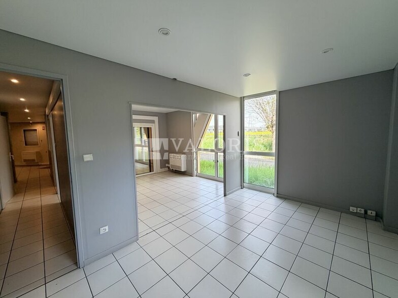 730 Rue Des Barronieres, Beynost for sale - Building Photo - Image 3 of 11