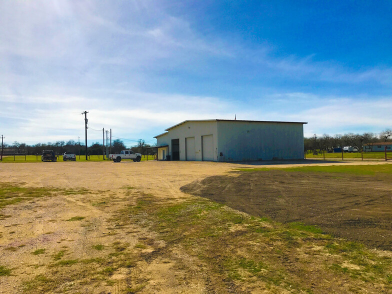 4515 Smith Rd, Von Ormy, TX for sale - Building Photo - Image 1 of 1