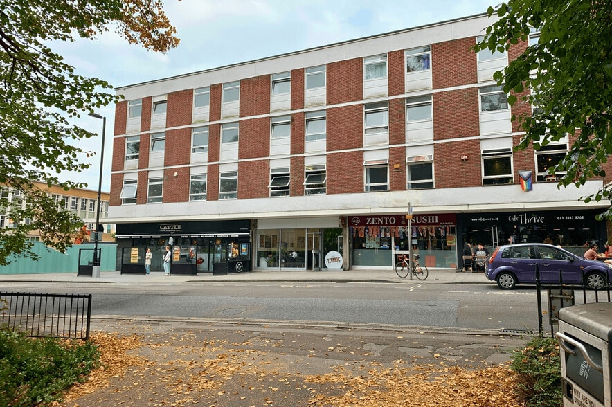 8-18 Hanover Buildings, Southampton to rent - Building Photo - Image 1 of 2