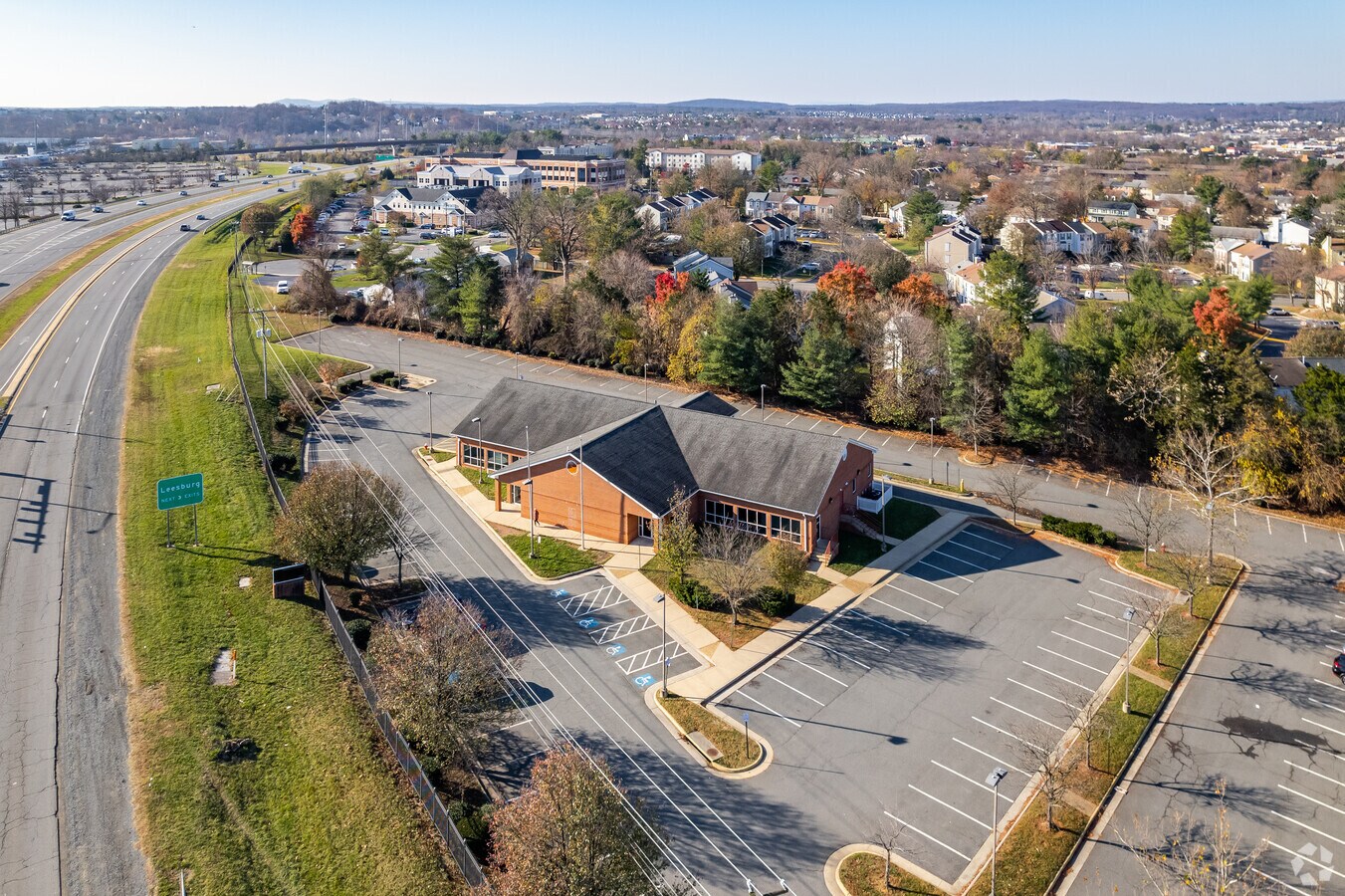 945 Edwards Ferry Rd, Leesburg 20176