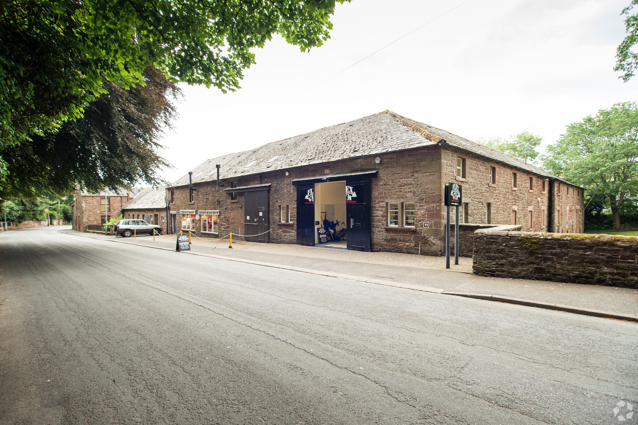 Craw Hall, Brampton to rent Primary Photo- Image 1 of 8