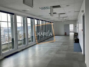 Office in Chessy to rent Interior Photo- Image 2 of 2