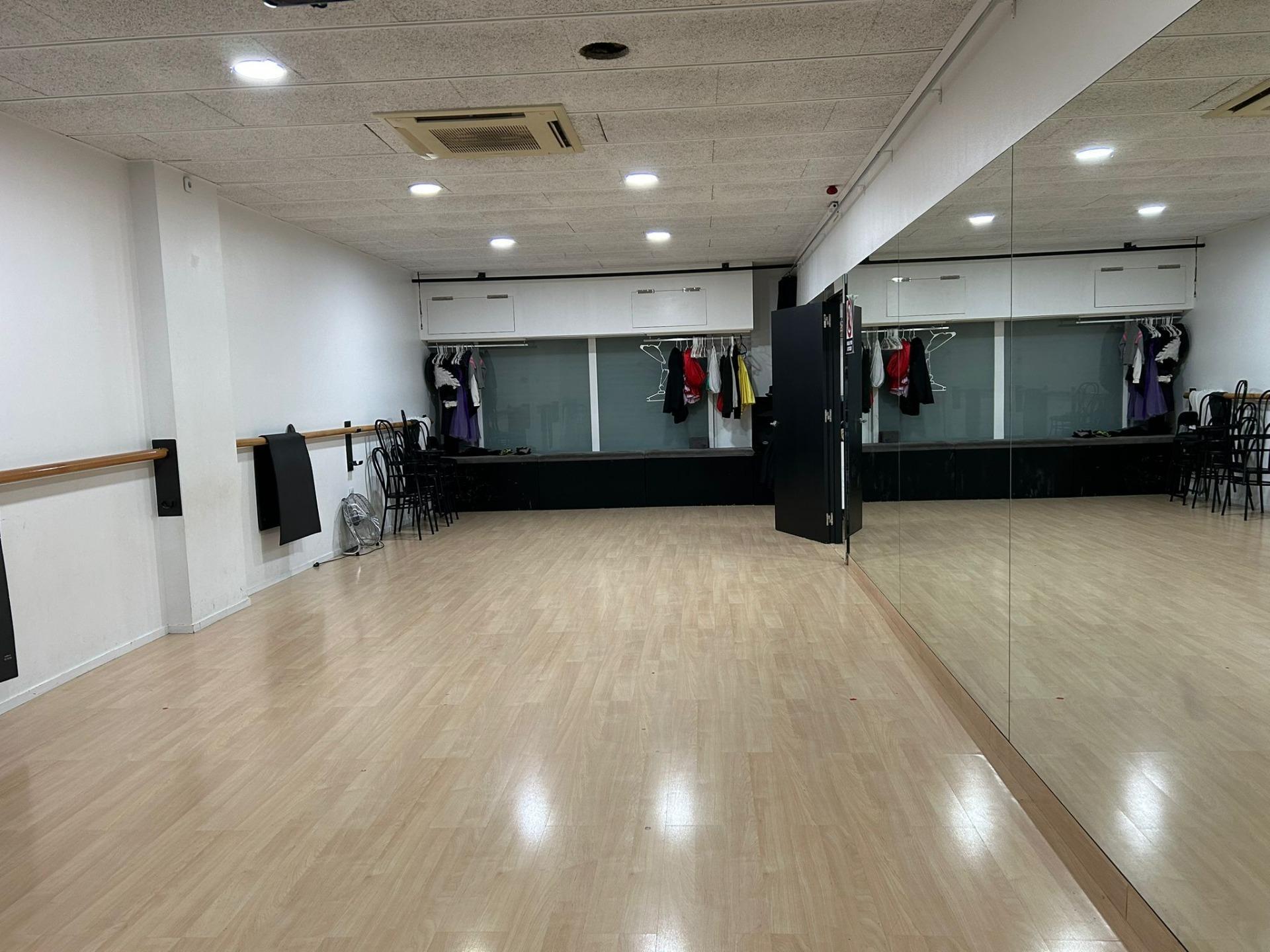 Retail in Barberà del Vallès, Barcelona to rent Interior Photo- Image 1 of 9