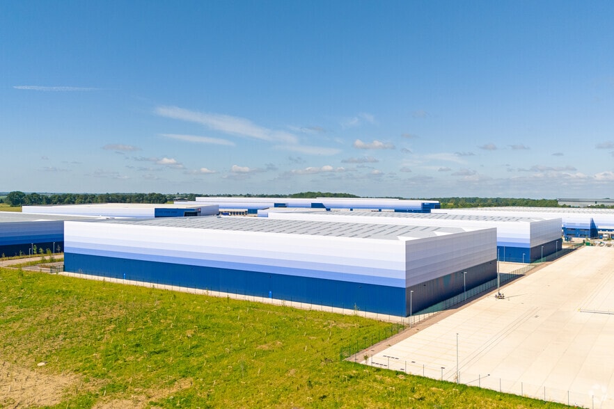 Mere Ln, Lutterworth to rent - Building Photo - Image 3 of 6