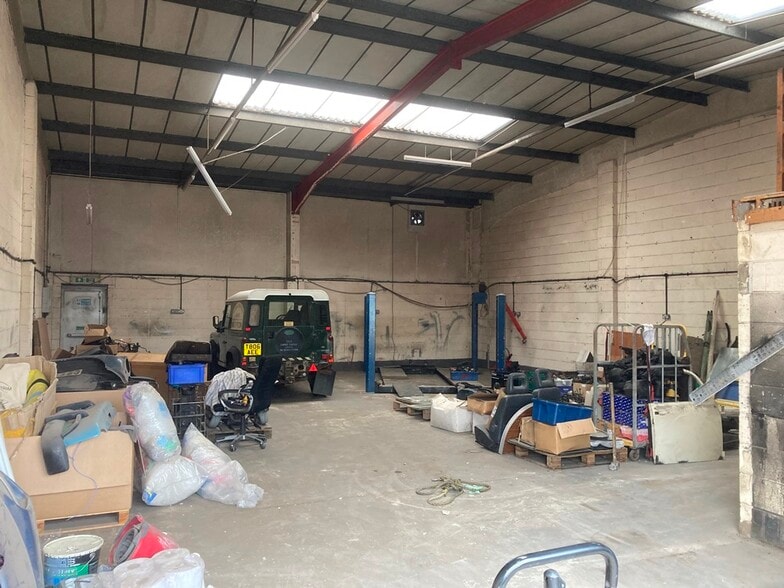 Brunel Dr, Newark to rent - Interior Photo - Image 3 of 3