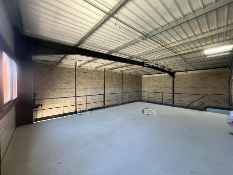 Light Industrial in Signes for sale - Interior Photo - Image 3 of 4