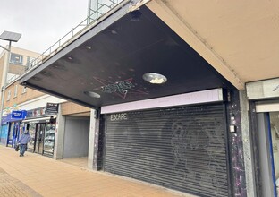 1-23 Market Pavement, Basildon to rent Building Photo- Image 1 of 3