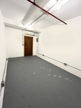 32 Meadow St, Brooklyn, NY to rent Interior Photo- Image 2 of 9