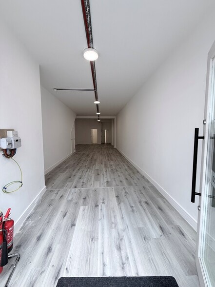 305 Brompton Rd, London to rent - Interior Photo - Image 3 of 3