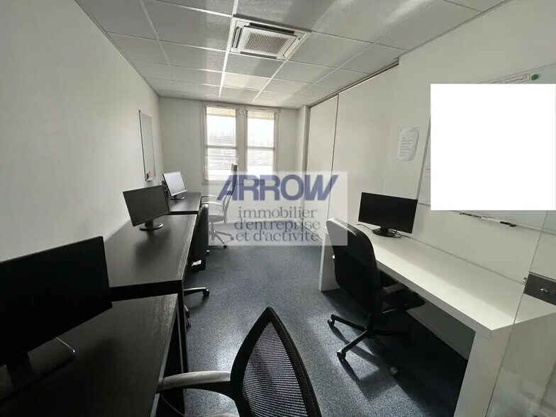 Office in Rezé to rent - Building Photo - Image 3 of 8