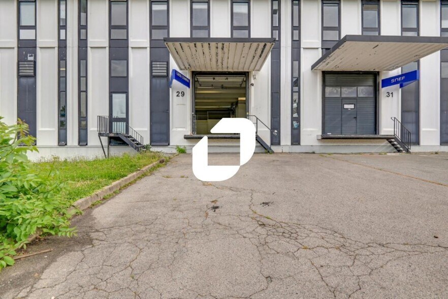 Light Industrial in Rungis to rent - Building Photo - Image 3 of 24