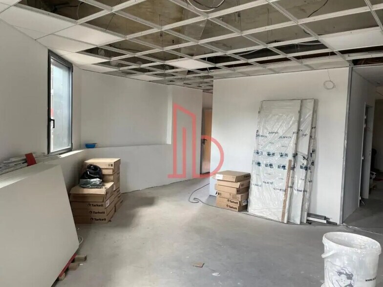 Office in Bruges to rent - Interior Photo - Image 2 of 4