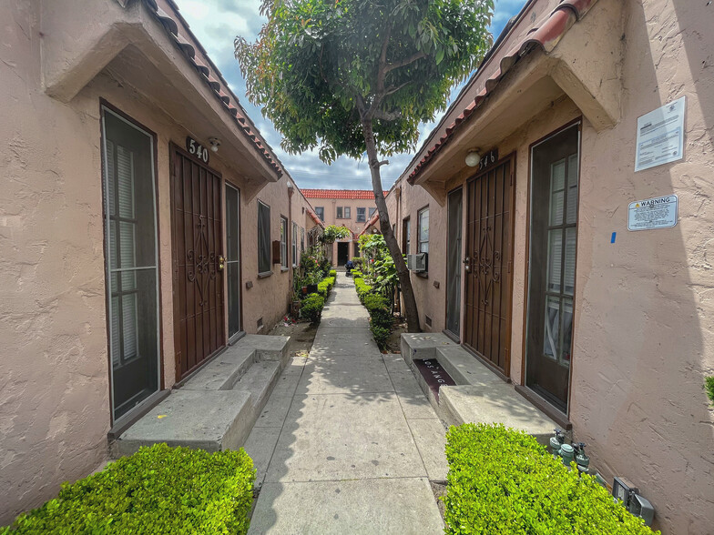 540 W 49th St, Los Angeles, CA for sale - Building Photo - Image 3 of 14