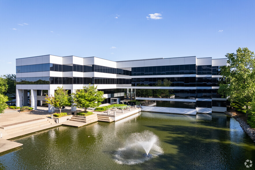 600 Emerson Rd, Creve Coeur, MO for sale - Primary Photo - Image 1 of 1