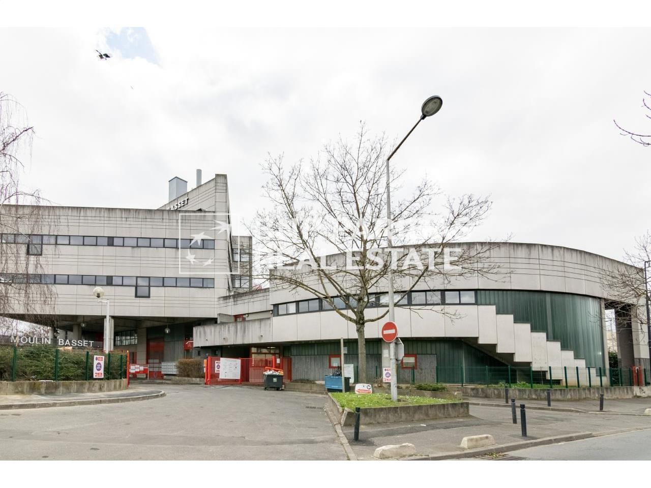 Light Industrial in Saint-Denis to rent Building Photo- Image 1 of 9