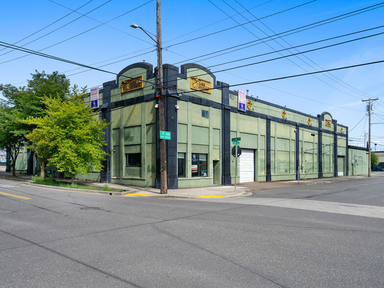 1535 SE 9th Ave, Portland, OR for rent - Building Photo - Image 2 of 11