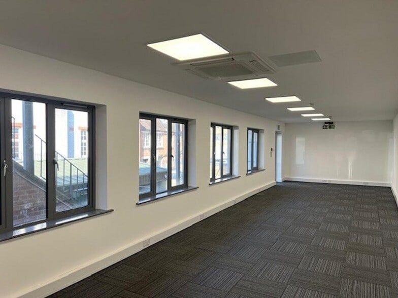 9 Sydenham Rd, Guildford to rent - Building Photo - Image 3 of 6