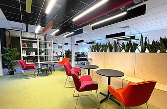 130 Queens Rd, Brighton to rent Interior Photo- Image 2 of 3