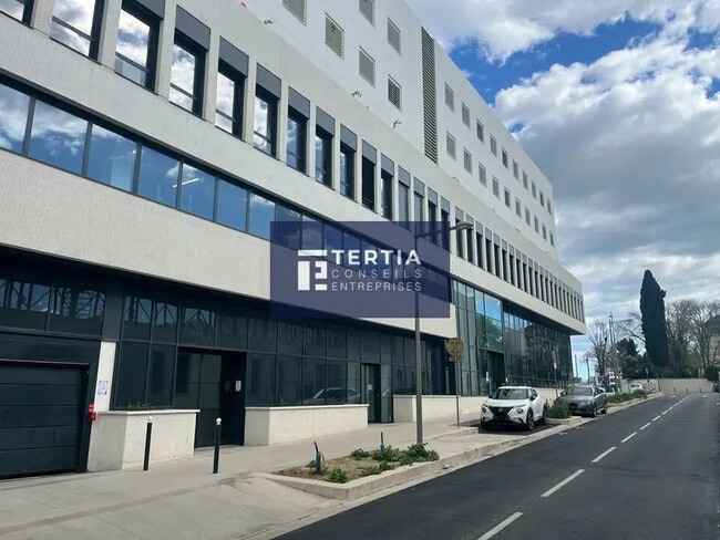 Location Local d'activités 245 m²