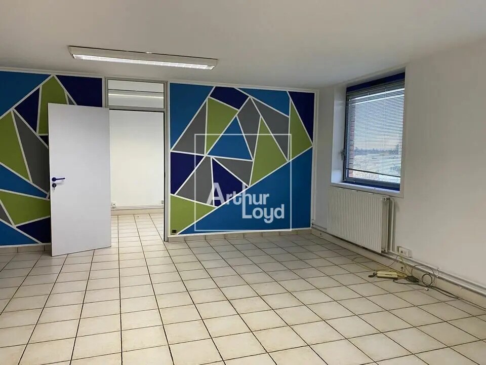 Office in Évry-Courcouronnes to rent Interior Photo- Image 1 of 6