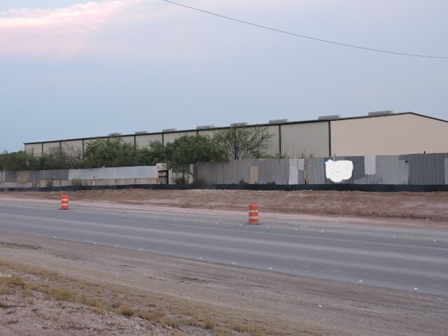 7611 TX-359 state hwy, Laredo, TX for sale - Primary Photo - Image 1 of 19