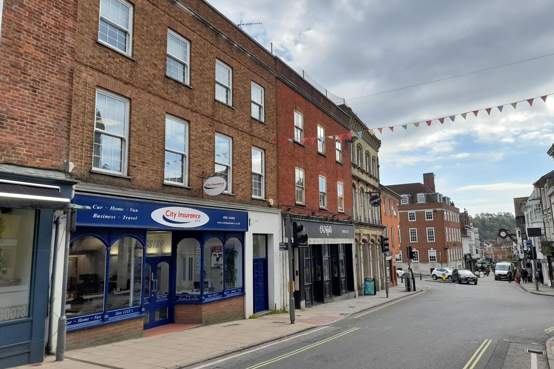 88-89 High St, Winchester to rent Building Photo- Image 1 of 2