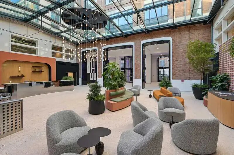 24-26 Rue Villeneuve, Clichy to rent - Building Photo - Image 2 of 7