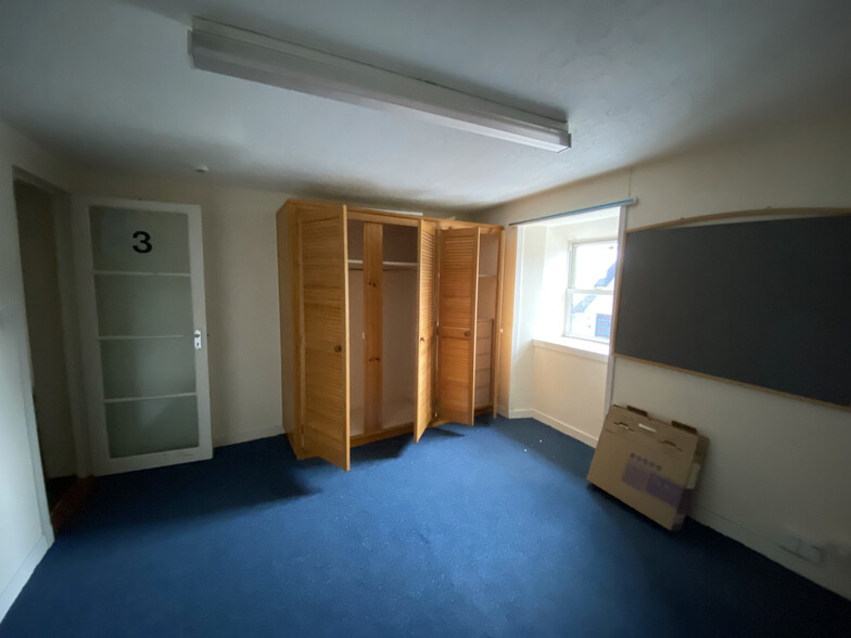 71-77 Cromwell St, Stornoway for sale - Interior Photo - Image 3 of 11