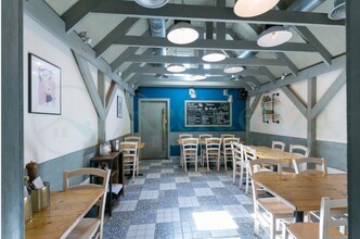 195 St. John's Hl, London to rent Interior Photo- Image 2 of 10